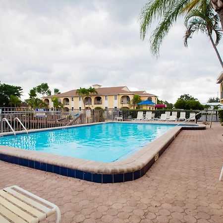 Oyo Waterfront Hotel- Cape Coral Fort Myers, Fl Extérieur photo