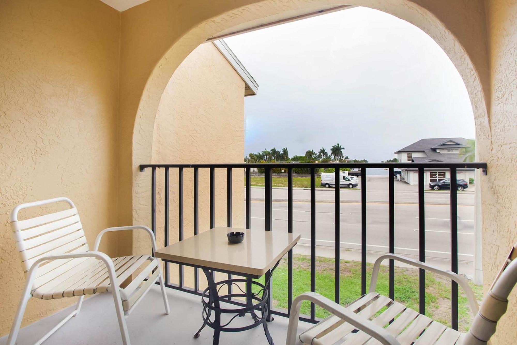 Oyo Waterfront Hotel- Cape Coral Fort Myers, Fl Extérieur photo